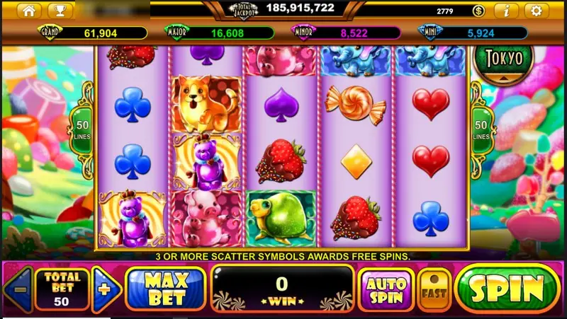 Gummy Wonderland idle screen with card-suit symbols, a gummy dog, a crowned bear, a green gummy turtle and strawberries